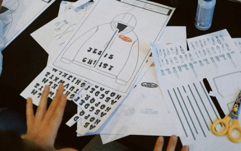 Retour sur le Holy Lab : Une expérience unique entre foi, créativité et streetwear